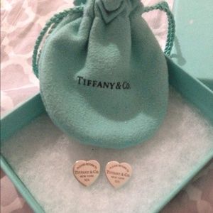 Discontinued size - Tiffany & Co Return to Tiffany Heart Earring - Med